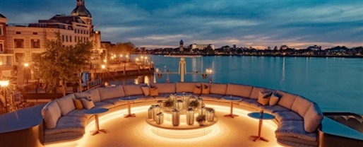 Magnificent Europe with Christmas with APT