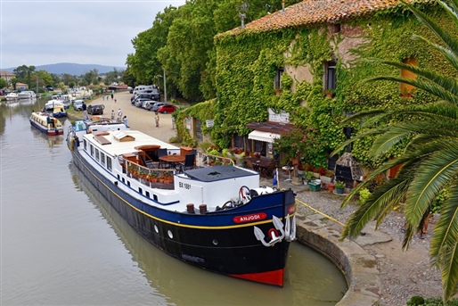 Barge Cruising the Canal du Midi By World Journeys