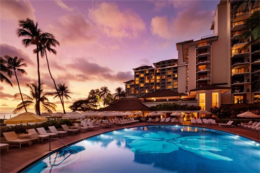 Halekulani, Waikiki Luxury Beach Break