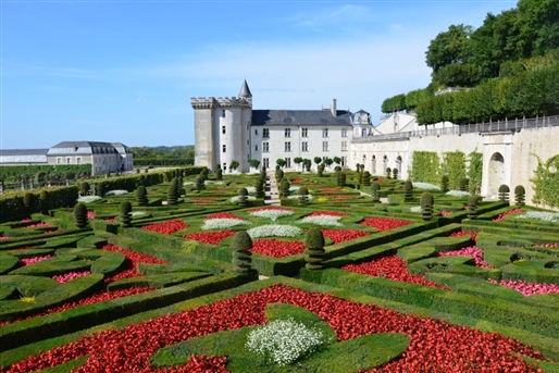 Paris, Chateaux and Bubbles By World Journeys